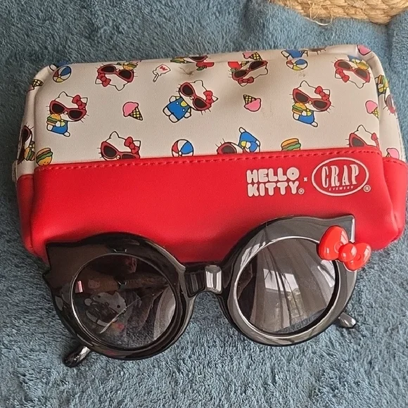 Crap Eyewear Hello Kitty Womens Sunglasses with Red Bow and Black Frame. RARE. - Picture 1 of 7
